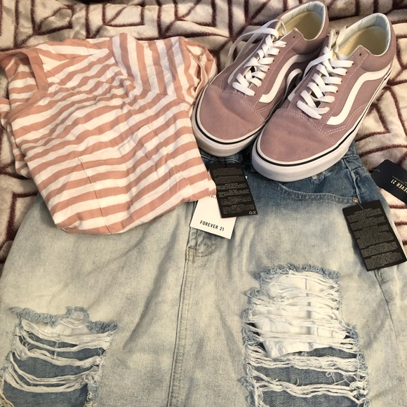 Forever twenty one striped tee! - Picture 1 of 3